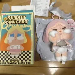 popmart crybaby ぬいぐるみ