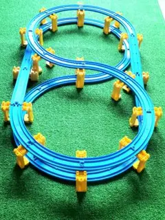 プラレール「8の字立体交差ループ」Cタイプ レイアウト 洗浄済み