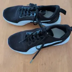 PUMA　スニーカー