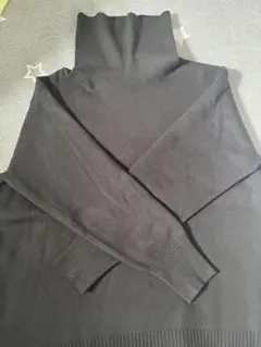 ユニクロ　スフレヤーン　タートルネックセーター　黒