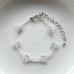 いちごのビーズブレスレット ハンドメイド 苺 フルーツ