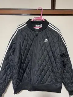 adidas ブラック キルティング ダウンジャケット