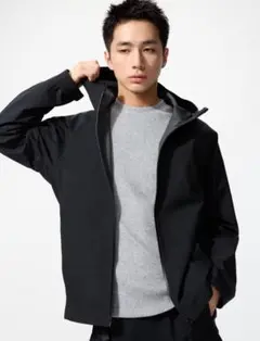 UNIQLO ブラック ブロックテックマウンテンパーカー　XL