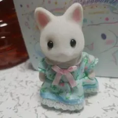 シルバニアファミリー 猫の人形 水色ドレス