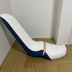 BATES SEAT ベイツ タイプ 汎用 ソロシート ハーレー トライアンフ BATES SEAT ベイツ タイプ 汎用 ソロシート ハーレー トライアンフ