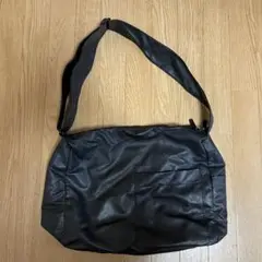 ブラック ショルダーバッグ LOWRYS FARM
