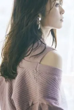 アプワイザーリッシェ ショートリブカーデアンサンブル ニット 泉里香着用