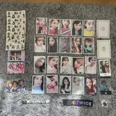 TWICE フォトカードセット　キーホルダー　シール