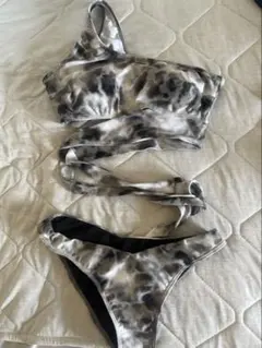 グレーと黒のタイダイ柄 セパレート水着 フリーサイズのサムネイル
