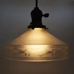 和風電笠  昭和レトロ  アンティーク ☆古い 乳白ガラス 菊菱 銅巻 和風 ペンダント照明 吊り下げ照明