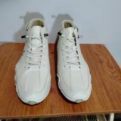 ホワイトレザー ハイカットスニーカー