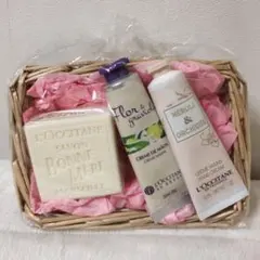 ロクシタン ハンドクリーム2個&石鹸セット