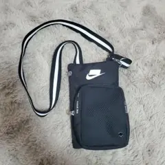 Nike ブラック ショルダーバッグ