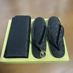 喪服　黒の模様入り草履とバックのセット　冠婚葬祭