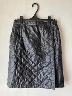 【ユニクロ】黒いキルティングラップスカート リバーシブル