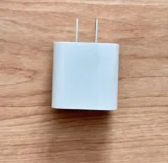 Apple 20W USB-C充電アダプターのみ
