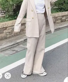 ダブルクローゼット美品⭐︎起毛ヘリンボンセミフレアパンツ　ワイドパンツ ベージュ