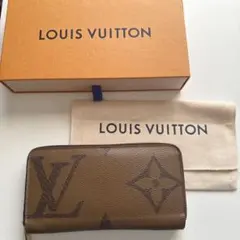 ルイヴィトン ジャイアント モノグラム リバース ジッピー・ウォレット