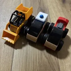 IKEA リラブー 乗り物セット はたらく車 木製おもちゃのサムネイル