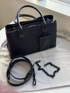 CHARLES & KEITH ブラックトートバッグ