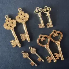 アンティーク調 鍵 キーチャーム ゴールド 8個セット ハンドメイド　A
