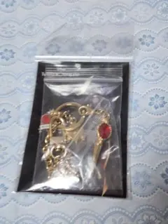 ツイステ roman 缶バッジ アクリルキーホルダー ハーツラビュル寮