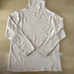 ベージュ タートルネック 長袖カットソー