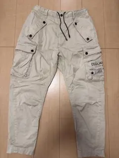 ⭐️美品⭐️ DSQUARED2 カーゴパンツ ベージュ　46のサムネイル