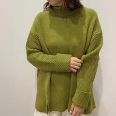 ピスタチオグリーンタートルネック アシメスリットニット セーター ロングニット