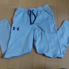 Under Armour グレー スウェットパンツ