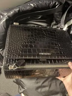GIVENCHY クロコ型押し ショルダーバッグ ブラックのサムネイル