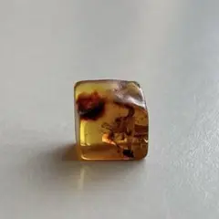 バルティックアンバー 原石 ミニミニサイズ 0.4g