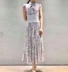 SNIDEL ウエストリブフレアスリーブプリーツ ワンピース　ノースリーブ