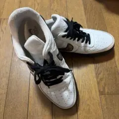 Louis Vuitton × Nike Air Force 1 スニーカー