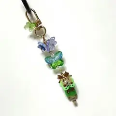キジトラ蛙キーホルダー♡アジサイビーズチャーム、レジンチャーム、チョウ、フラワー