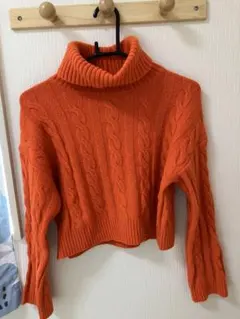 GU ケーブル編みオレンジタートルネックセーター☆S