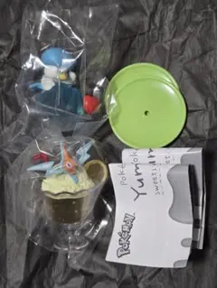 ポケモン　yummy スイーツマスコット　クワッス　ロトム