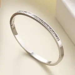 シルバー ストーン付きバングル