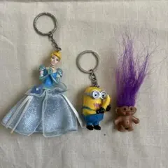 キーホルダー　ミニオン　シンデレラ　トロール　アメカジ雑貨　usj ディズニー
