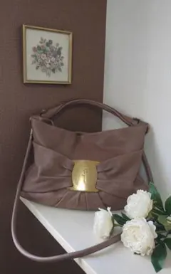 フェラガモ　2way ショルダーバッグ　レザー　ヴァラリボン　ゴールド金具