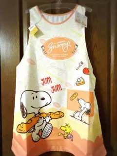 【新品タグ付き】スヌーピー　SNOOPY エプロン　保育士さん等
