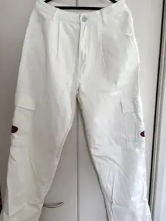 ホワイト カーゴパンツ サイドポケット付き