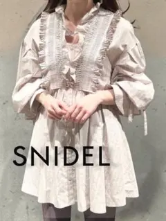 新品タグ付き SNIDEL ピンタックフリルチュニックブラウス Fのサムネイル