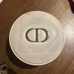 Dior スキンフォーエヴァークッションパウダー　ラベンダー