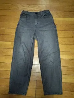 グレー ストレートレッグデニム