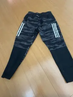 adidas トレーニングパンツ　サイズ150