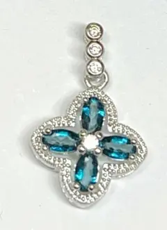 ✴️ 誕生石　ロンドンブルートパーズ　トパーズ　天然石　クローバー　高品質