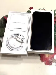 極美品　Apple iPhone 13スターライト　白