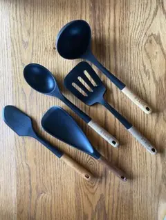 2026年最新】Staub キッチンツールセットの人気アイテム - メルカリ