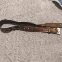 スタッズ　レザー　編み込みベルト 金属スタッズ装飾 htc　本革